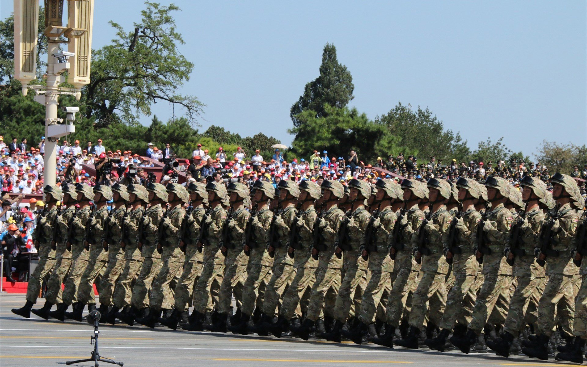 -刘翔退役后首次公开亮相，刘翔退役后首次公开亮相是哪一年