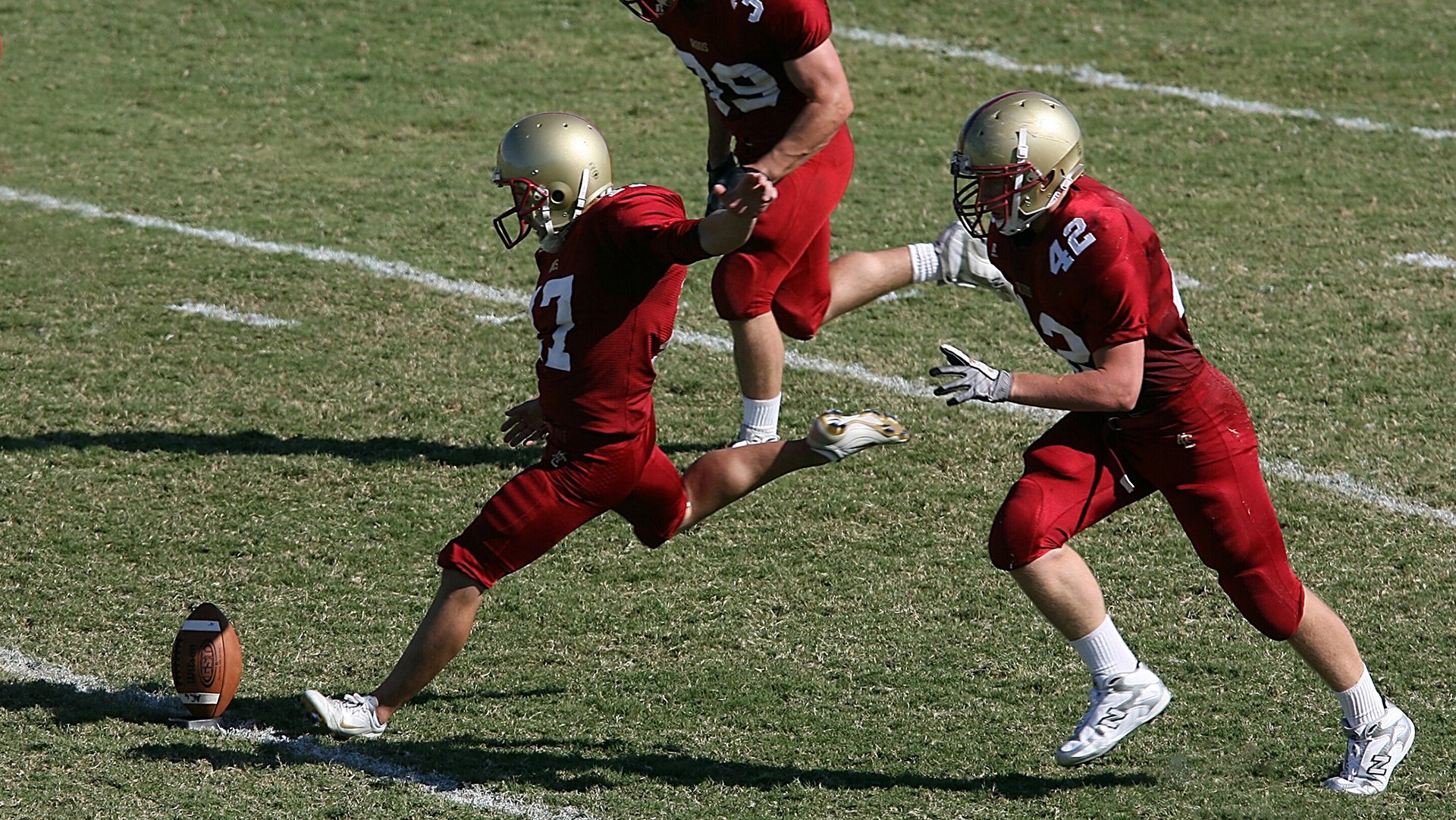 爱游戏官方网站-国家队加强体能储备训练应对高密度赛程挑战，国家队体能训练中心